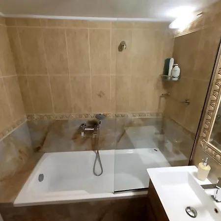 Seancity Apartman *
